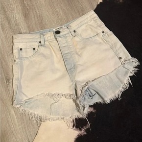 Premium Denim: MOTHER, One Teaspoon, Lovers + Friends & More Posh Party